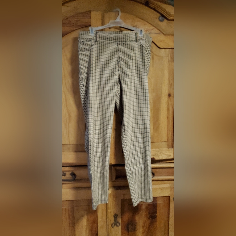 Savage Art stretch houndstooth jeggings. Size 2X.